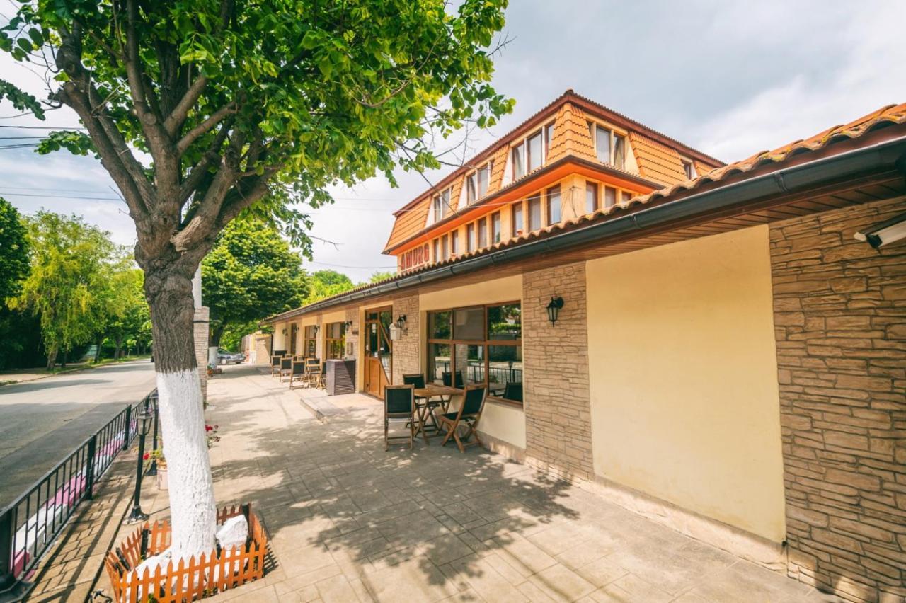 Hotel Amurg 南埃福列 外观 照片
