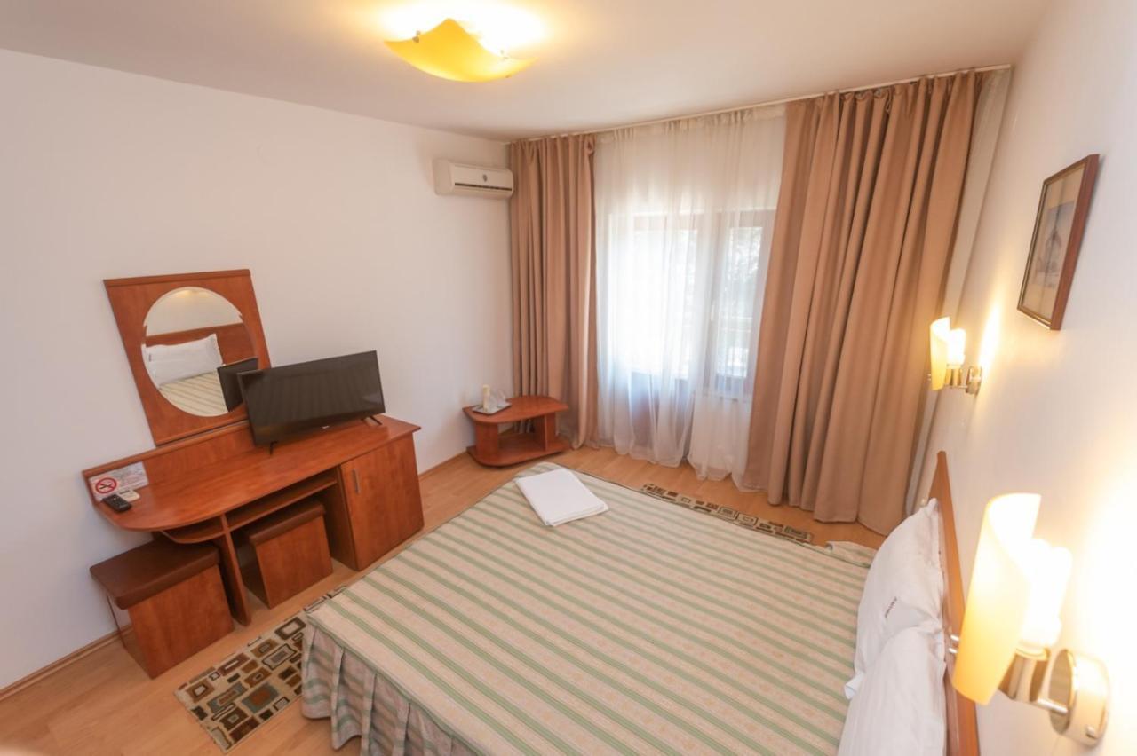 Hotel Amurg 南埃福列 外观 照片