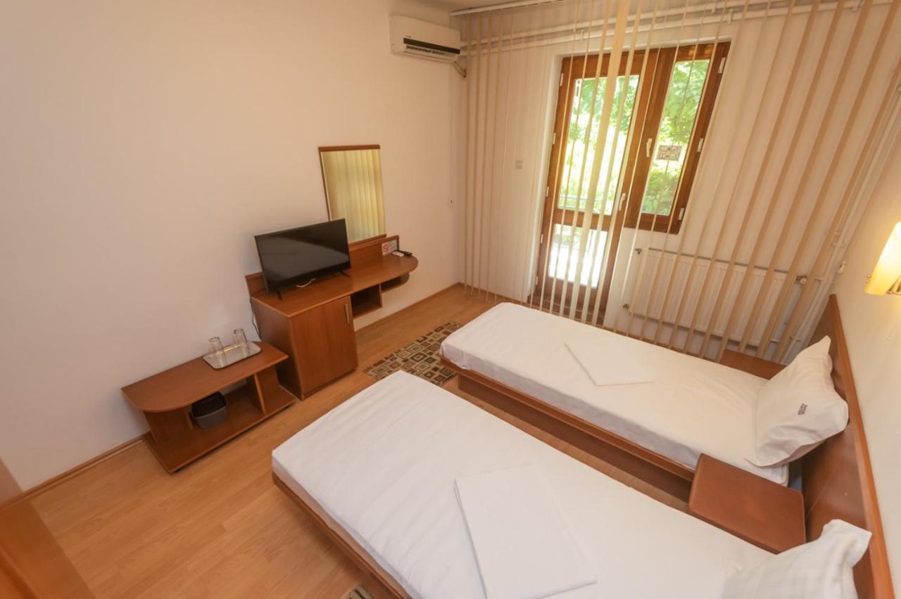 Hotel Amurg 南埃福列 外观 照片